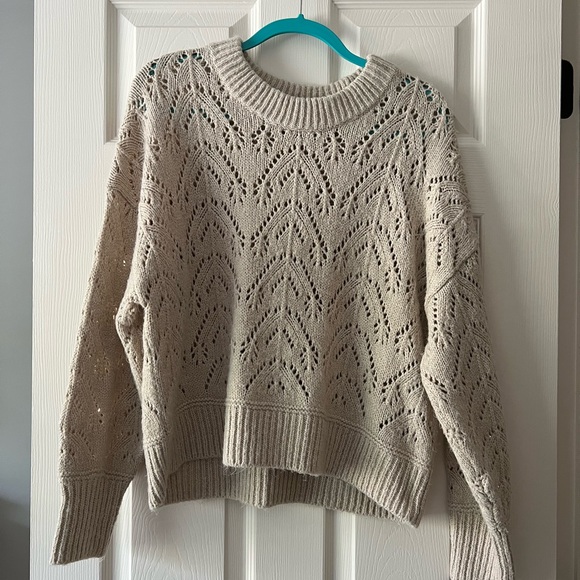 Old Navy Cream Crew Neck Sweater with Intricate Knit Patterns - Picture 1 of 3
